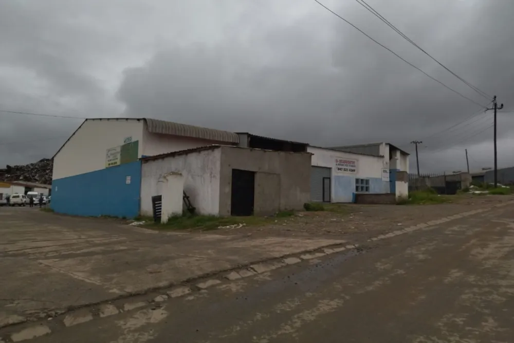 Commercial industrial property for sale in Mthatha Central - 1MH1595130 Commercial industrial property for sale in Mthatha Central - 1MH1595130