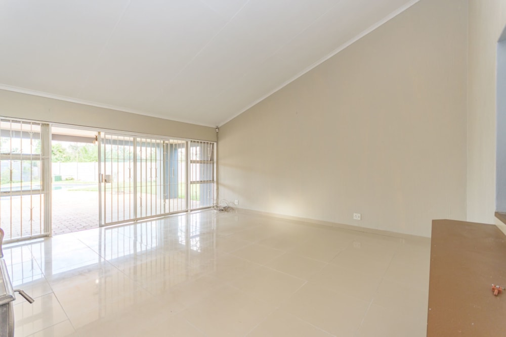 House for sale in Kew - BED1595193