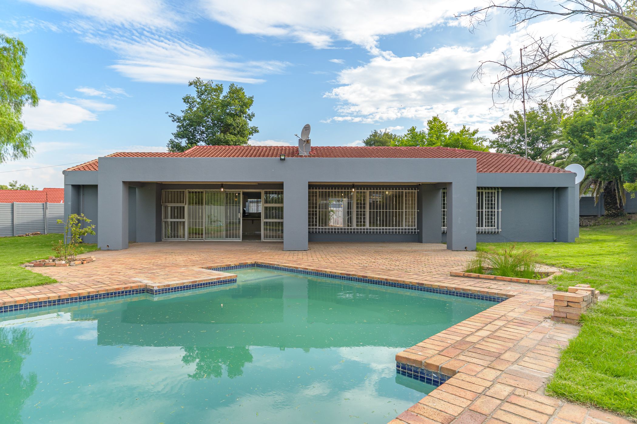 House for sale in Kew - BED1595193