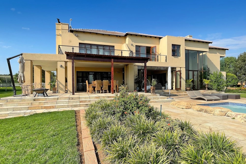 Double-storey house for sale in Saddlebrook Estate - MR1675393