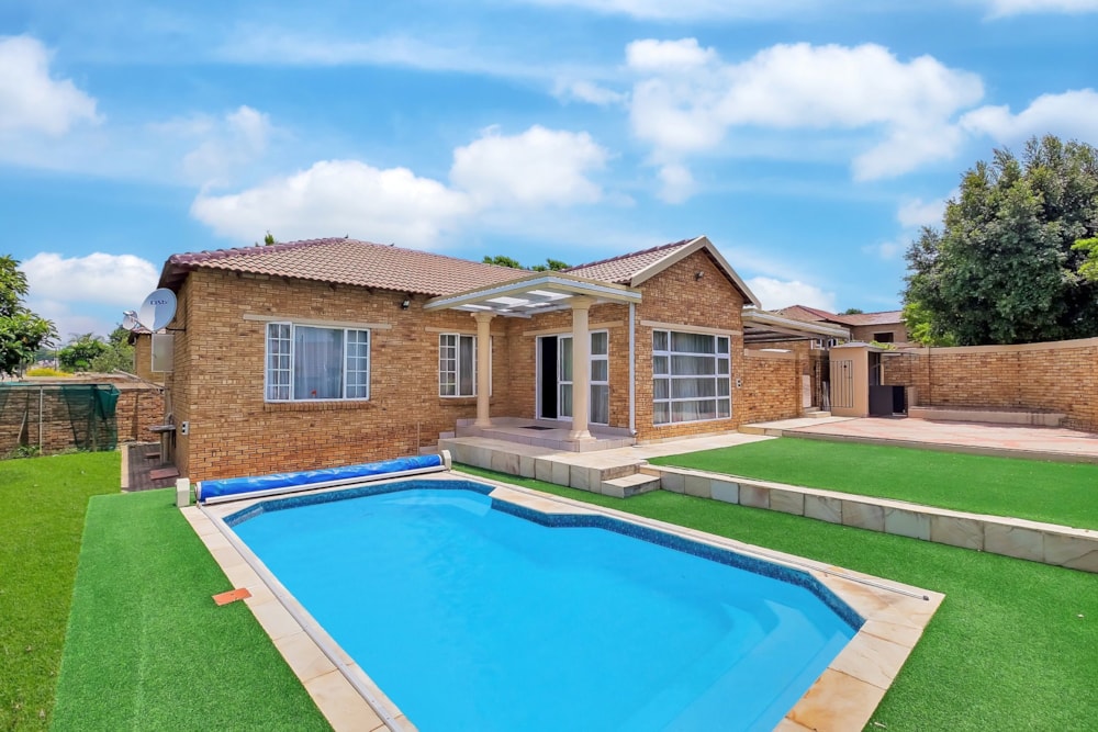 Townhouse for sale in Northgate, Randburg - RAN1712170 Townhouse for sale in Northgate, Randburg - RAN1712170