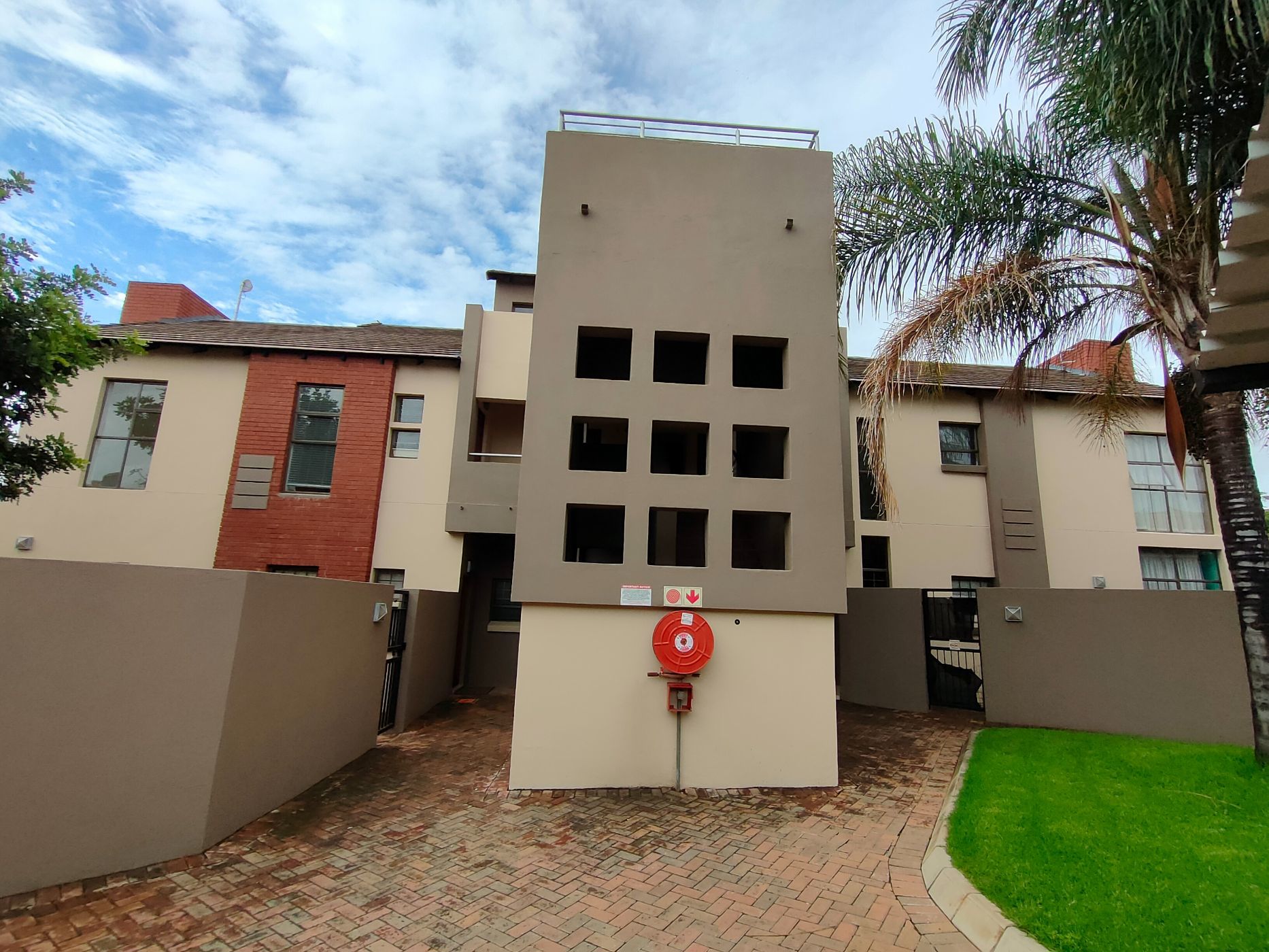 Townhouse for sale in Bendor Park - 1PS1684097