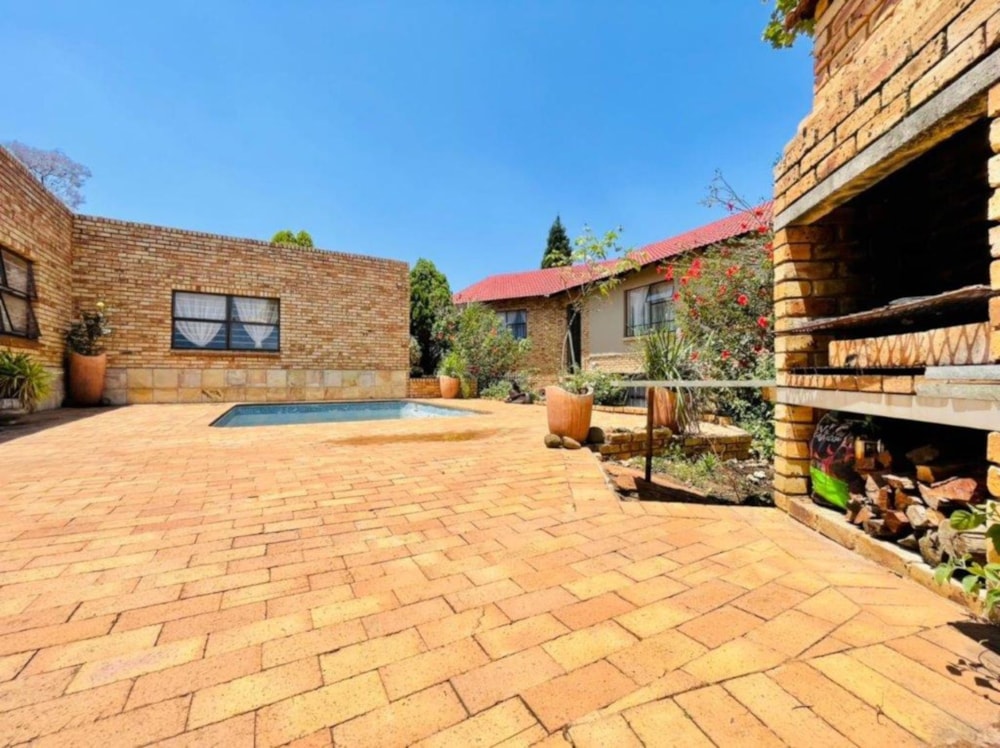 House for sale in Oakdene, Johannesburg - 1GV1593393