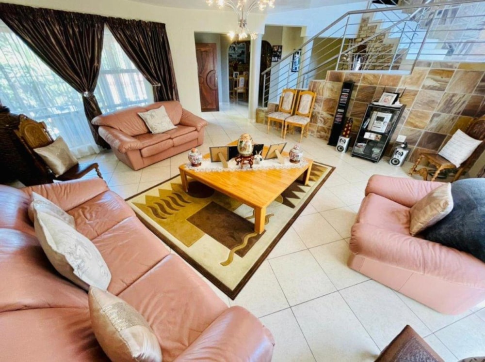 House for sale in Oakdene, Johannesburg - 1GV1593393