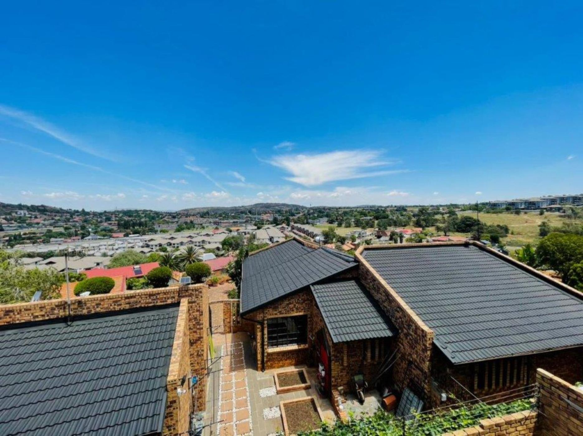 House for sale in Oakdene, Johannesburg - 1GV1593393