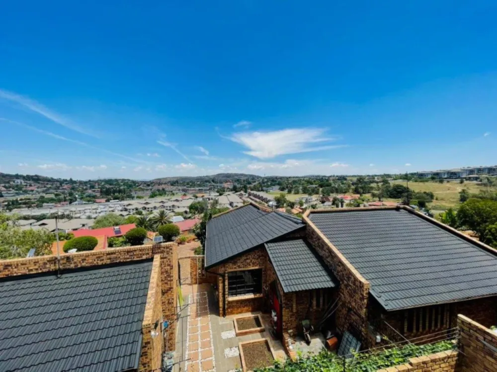 House for sale in Oakdene, Johannesburg - 1GV1593393
