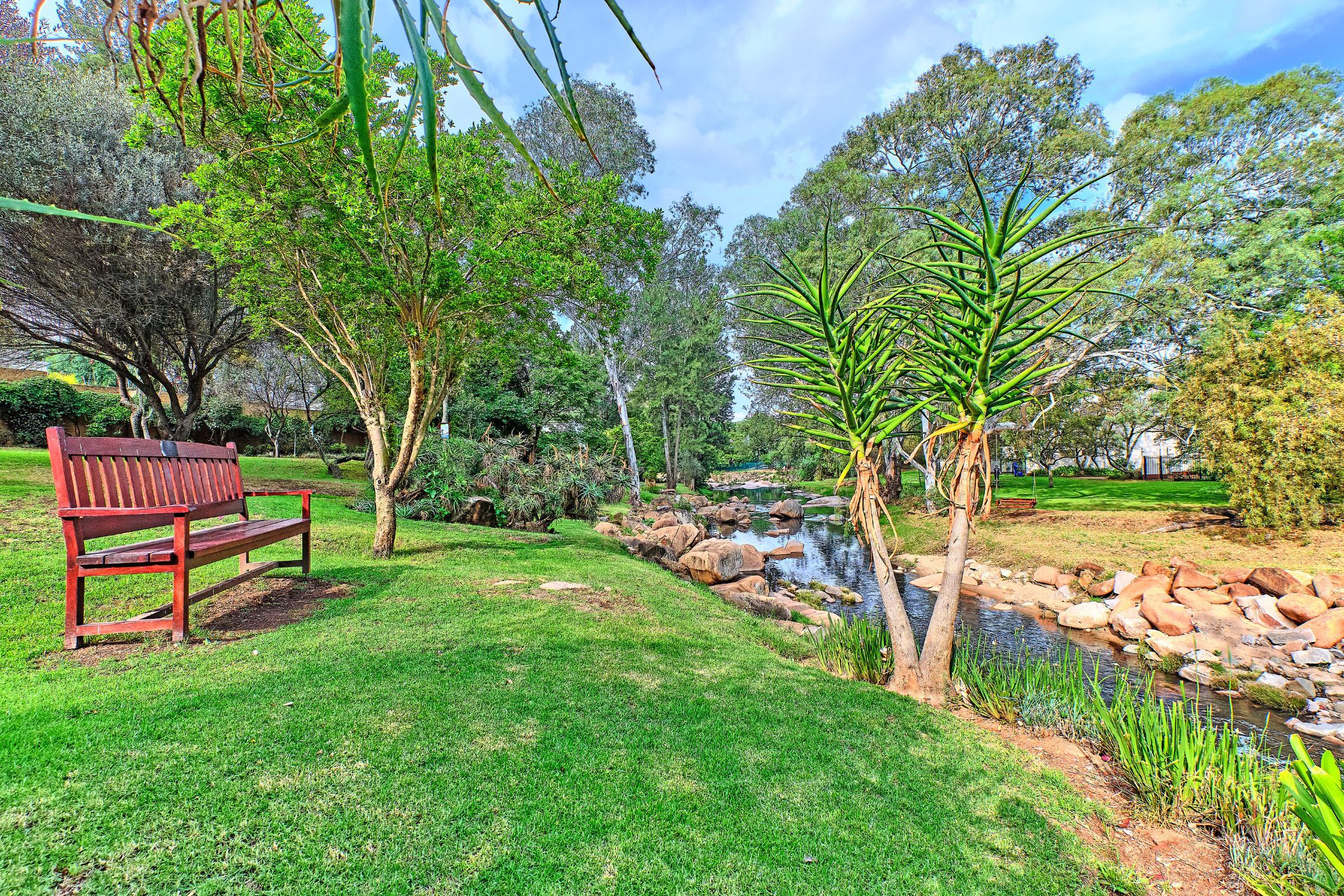 Bachelor apartment for sale in Rivonia - HP1709967