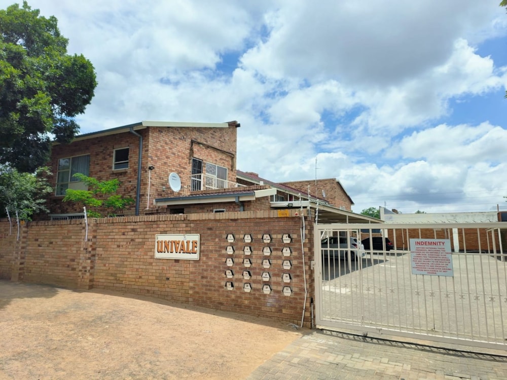 Townhouse to rent in Universitas - 1BX1596814 Townhouse to rent in Universitas - 1BX1596814