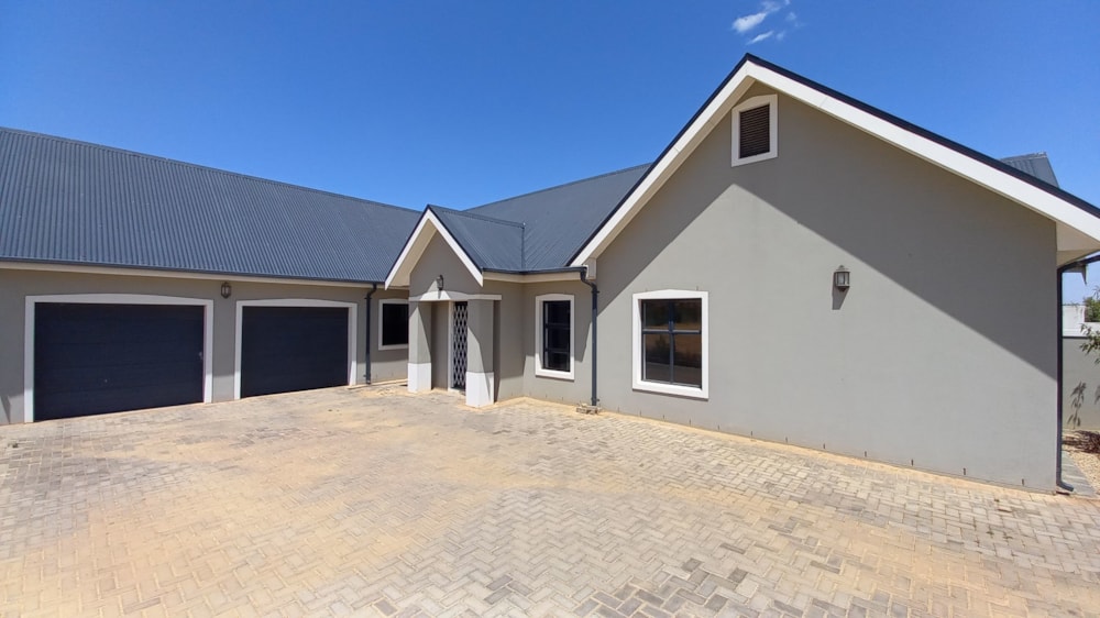 House let in Mount Royal Golf & Country Estate - 1SJ1703498 House let in Mount Royal Golf & Country Estate - 1SJ1703498