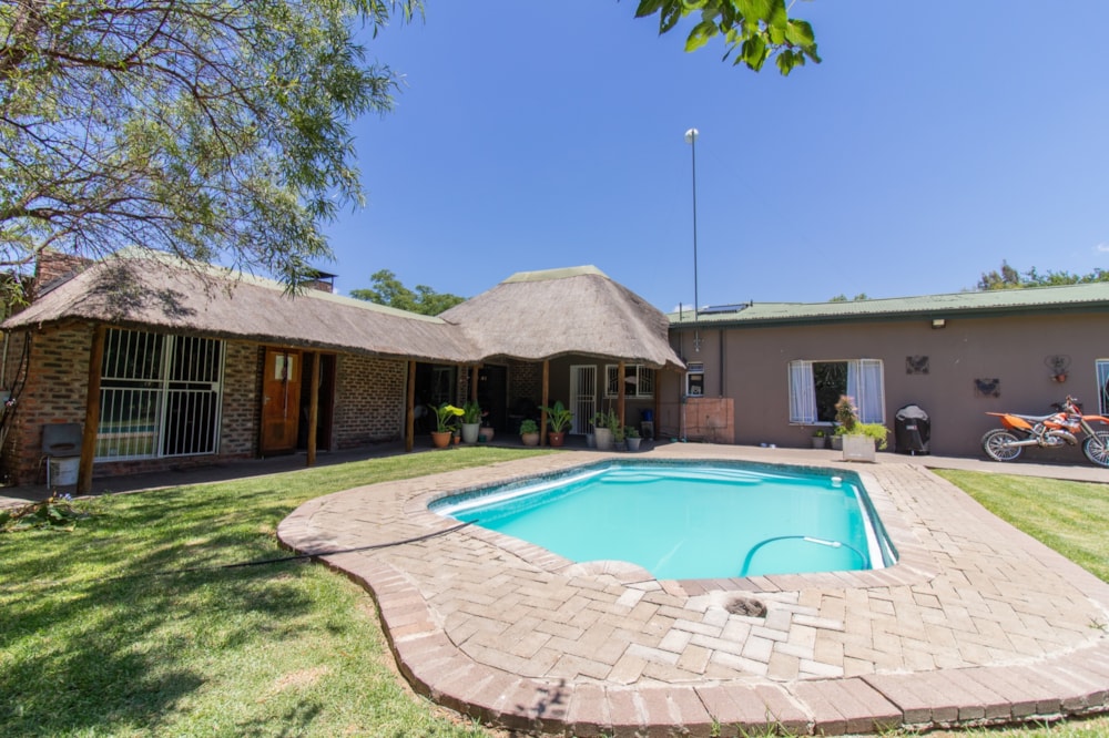 Smallholding for sale in Estoire - 1BX1596365