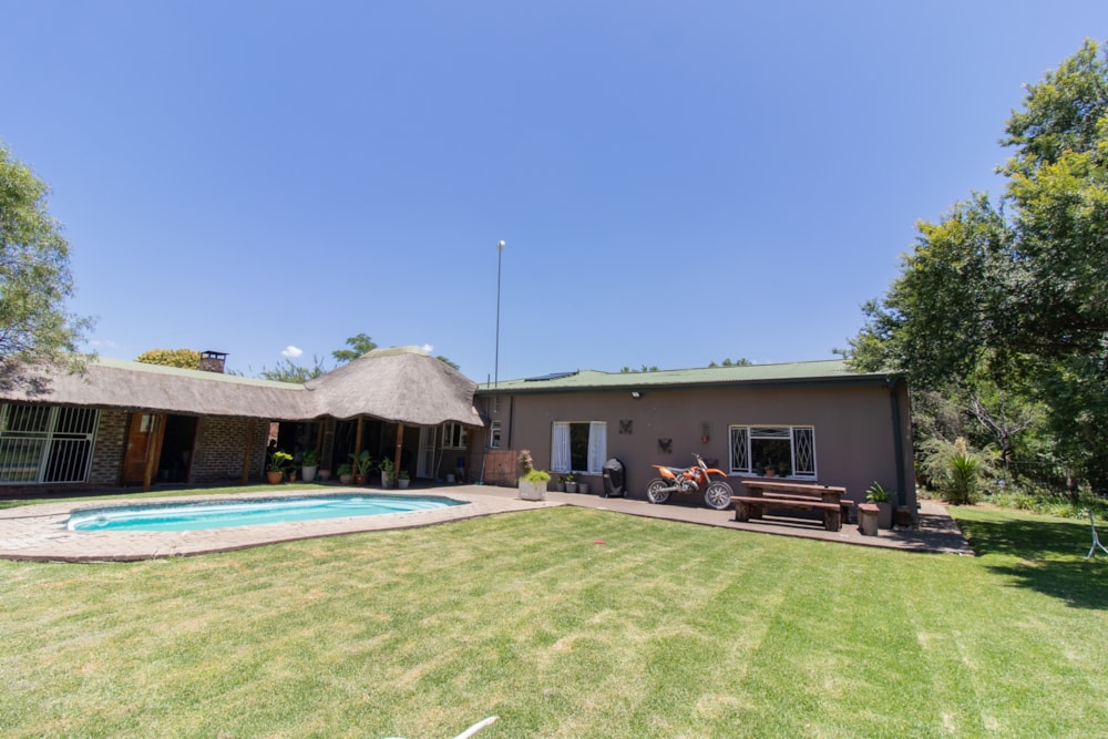 Smallholding for sale in Estoire - 1BX1596365