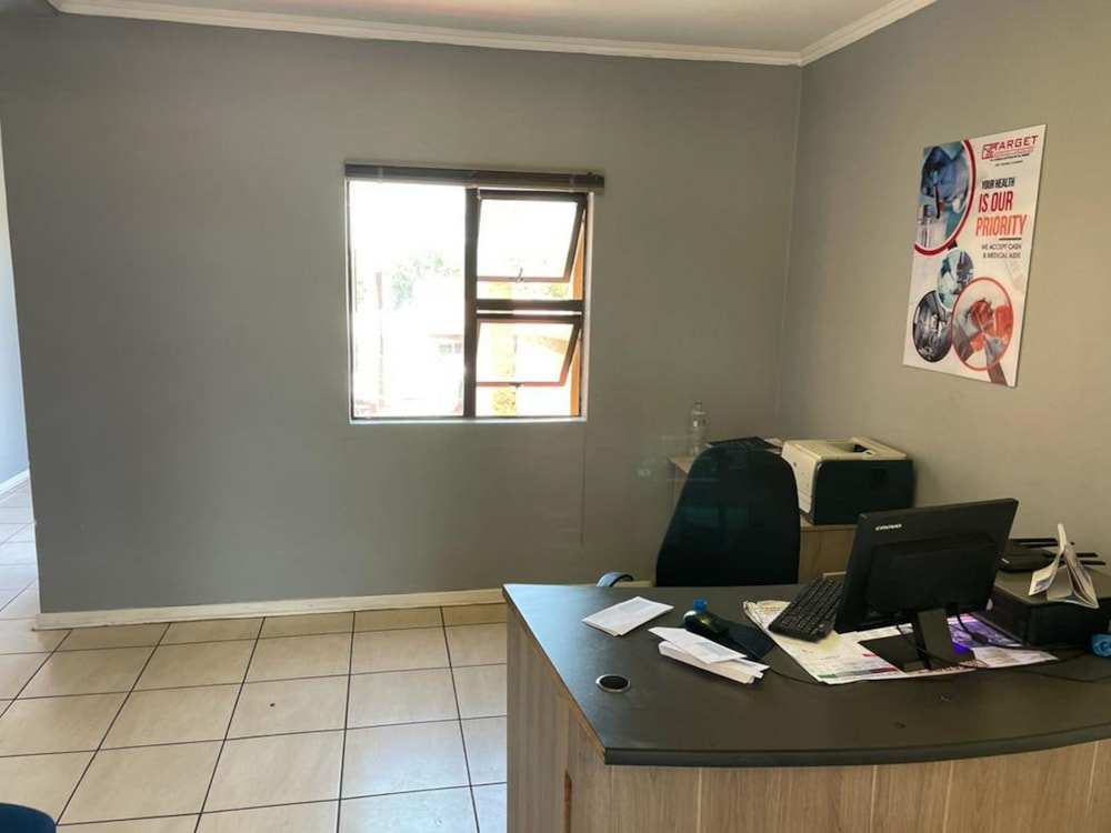 Commercial Building for sale in Oranjesig - 1BX1596150