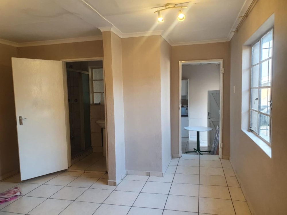Cottage to rent in Crown Gardens - 1GV1743343 Cottage to rent in Crown Gardens - 1GV1743343
