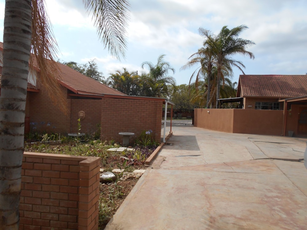 House to rent in Hoedspruit - 1HS1754086
