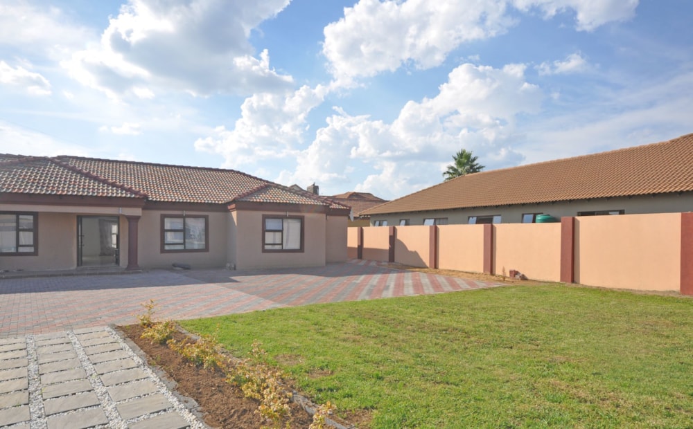 Security estate home for sale in Three Rivers East - 1VT1709173 Security estate home for sale in Three Rivers East - 1VT1709173