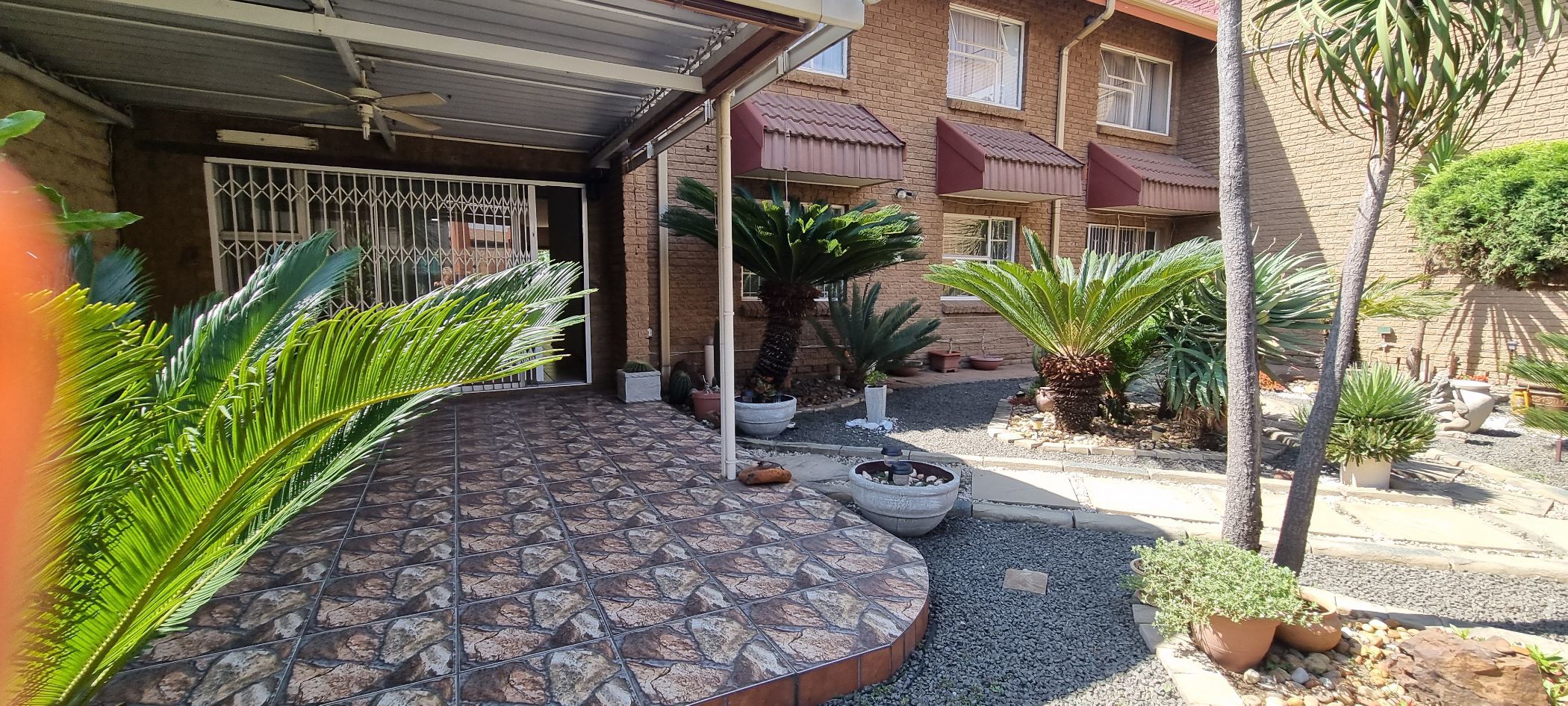 Townhouse for sale in Three Rivers Proper - 1VT1602383