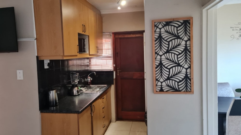 House let in Rondevlei Park - 1MN1695249