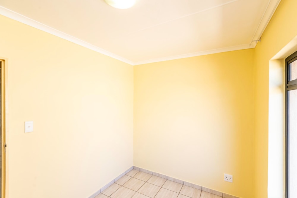 House for sale in Kidds Beach - 1ET1596801