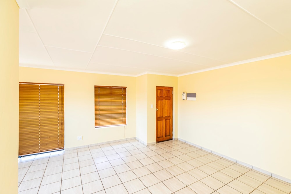 House for sale in Kidds Beach - 1ET1596801