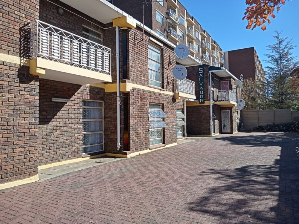Commercial flats for sale in Vereeniging Central - 1VT1597405