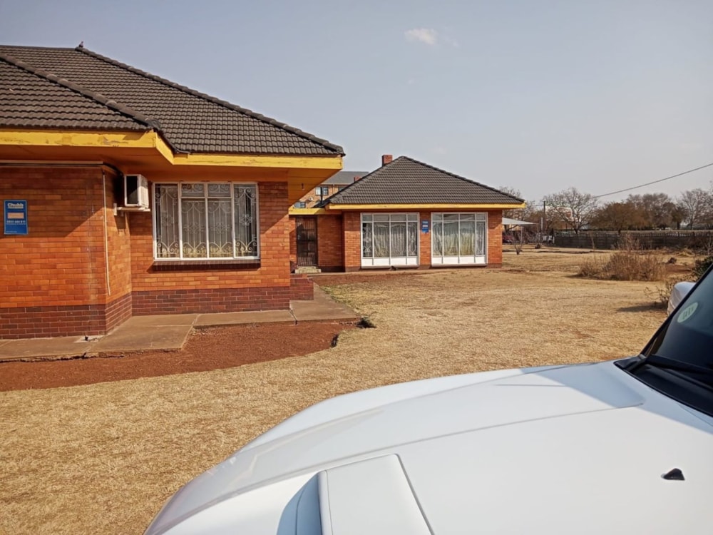 Commercial office for sale in Vereeniging Central - 1VT1597428