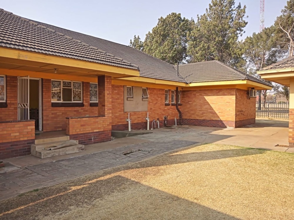 Commercial office for sale in Vereeniging Central - 1VT1597428