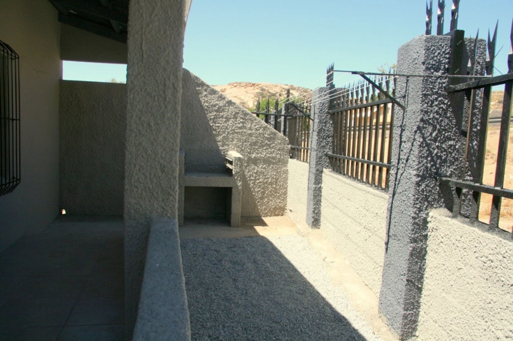 Bachelor apartment to rent in Springbok - 1NA1677429 Bachelor apartment to rent in Springbok - 1NA1677429