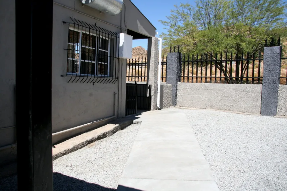 Bachelor apartment let in Springbok - 1NA1677429 Bachelor apartment let in Springbok - 1NA1677429