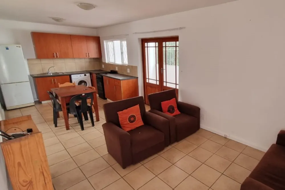 Double-storey apartment to rent in Sunnyside, Grahamstown, Makhanda - 1GC1751825
