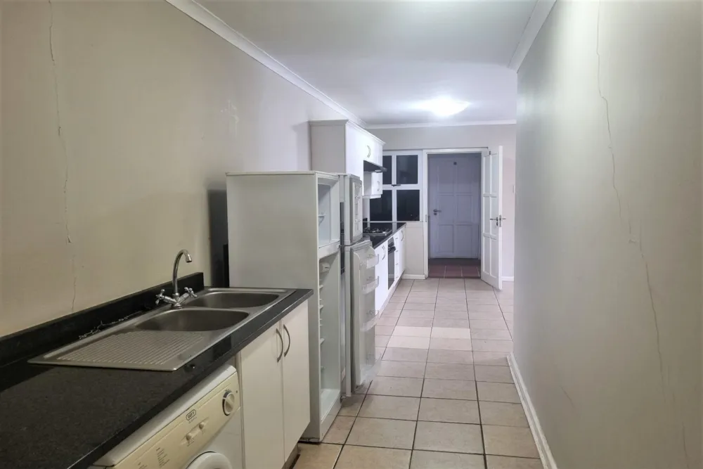 Multi-storey apartment to rent in Grahamstown Central (Makhanda Central)  - 1GC1751838