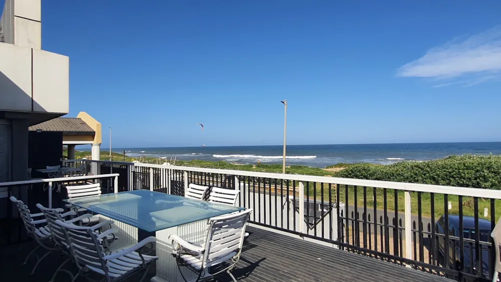 Beachfront villa for sale in uMhlanga - 1ND1537532
