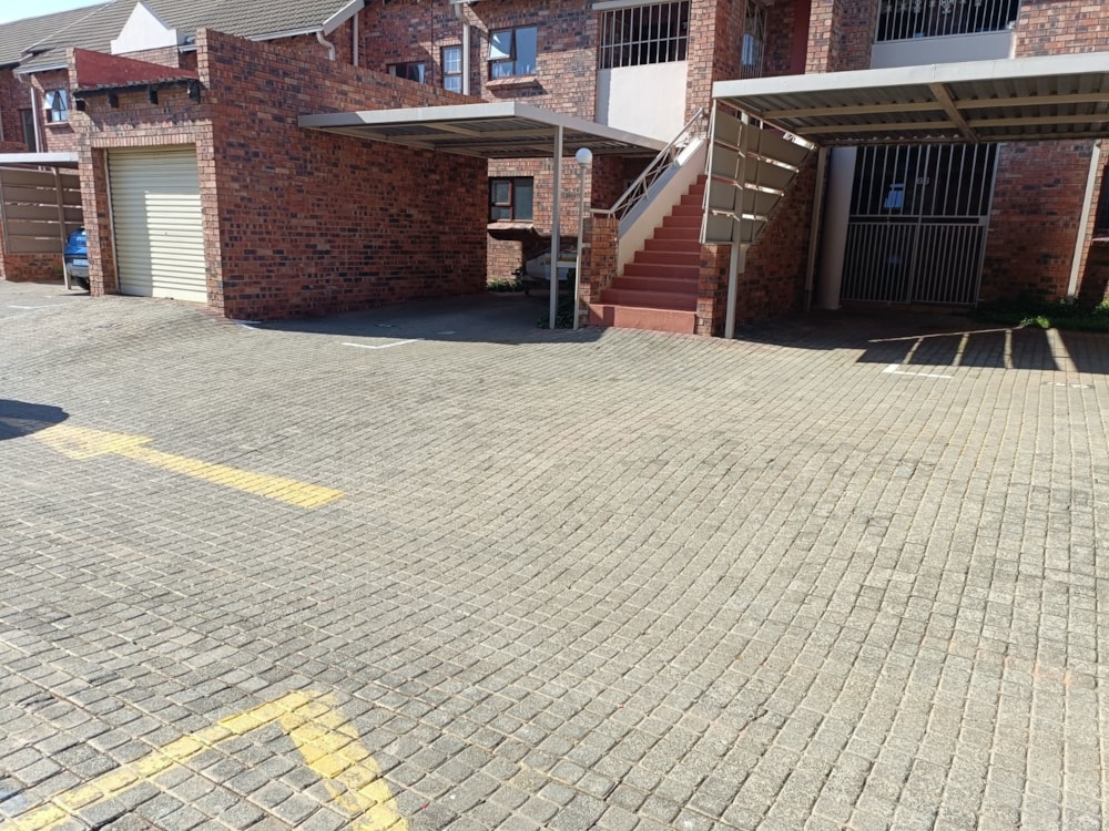 Townhouse to rent in Langenhovenpark - 1BX1746281 Townhouse to rent in Langenhovenpark - 1BX1746281