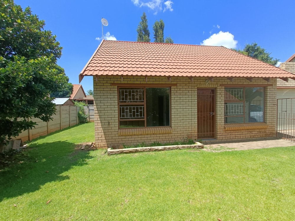 Townhouse to rent in Langenhovenpark - 1BX1734084 Townhouse to rent in Langenhovenpark - 1BX1734084