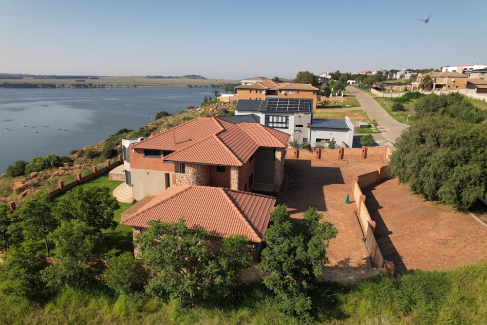 Security estate home for sale in Aquavista Mountain Estate - PRN1525340