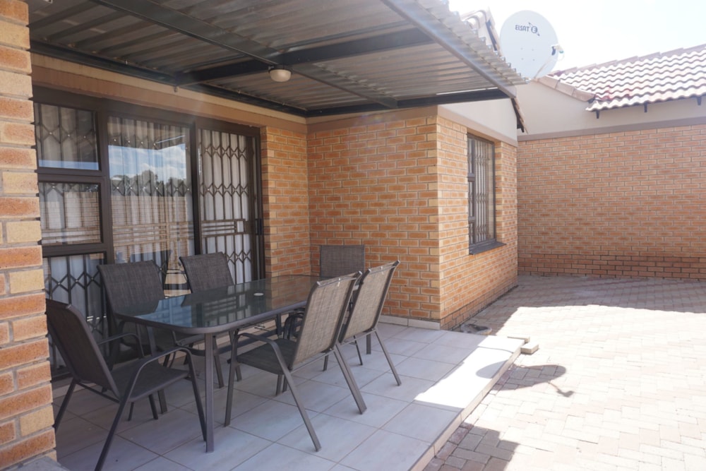 Townhouse sold in Noordhoek, Bloemfontein - 1BX1648292 Townhouse sold in Noordhoek, Bloemfontein - 1BX1648292