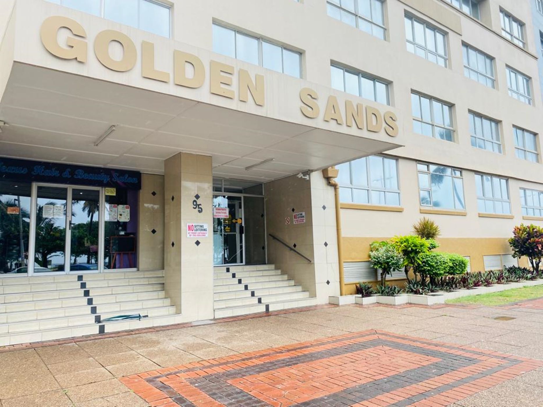 Bachelor apartment for sale in North Beach Durban - 1DA1600537