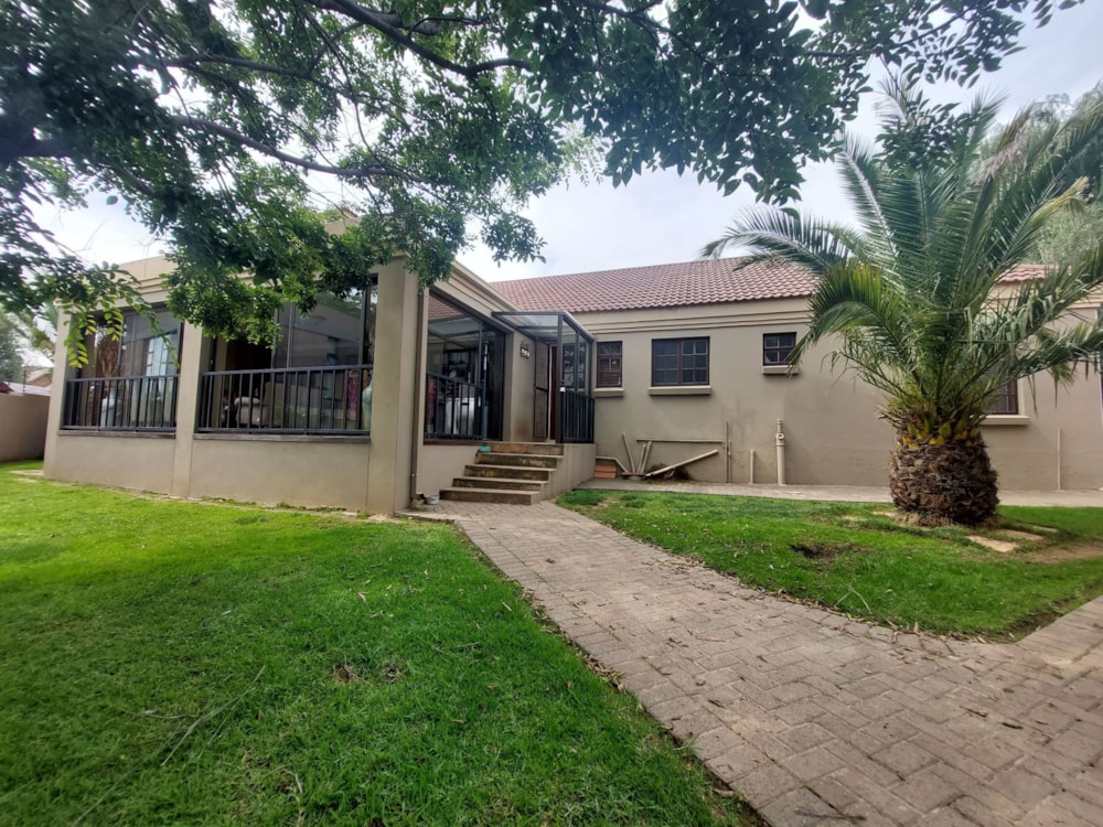 House for sale in La Provence - 1BTH1647334