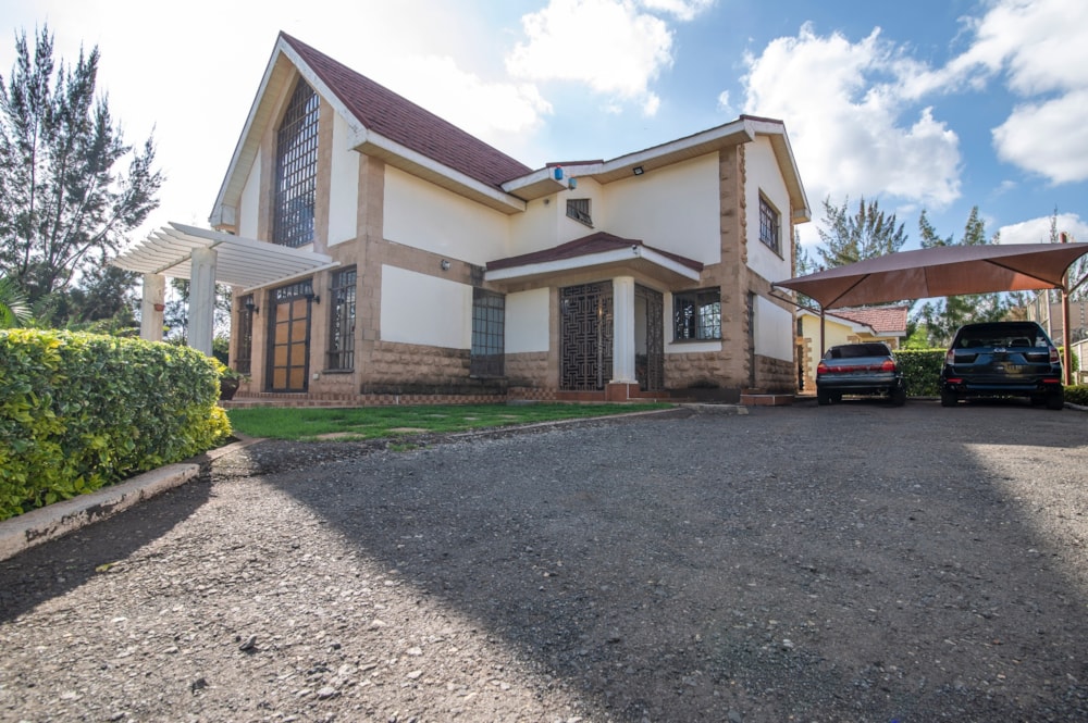 Double-storey house let in Karen, Kenya - 3KE1703042
