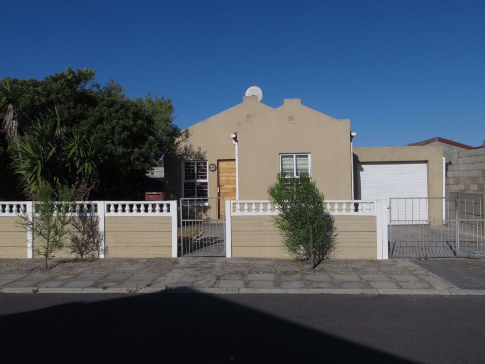 House let in Rondevlei Park - 1MN1695249