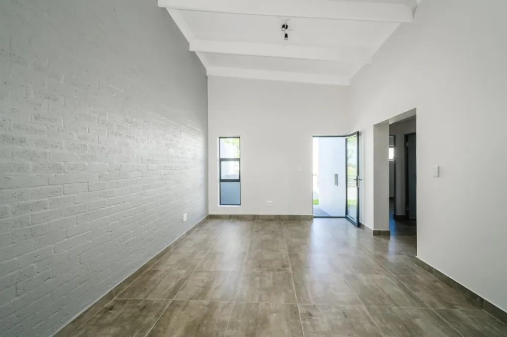 Double-storey house for sale in Rowallan Park - 1PLZ1598001