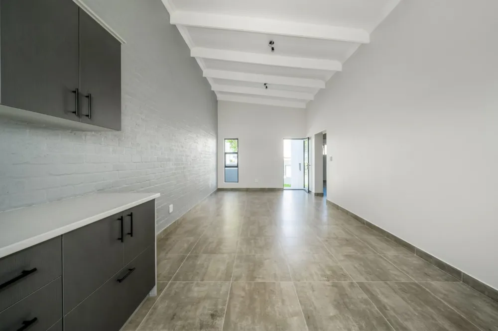 Double-storey house for sale in Rowallan Park - 1PLZ1598001