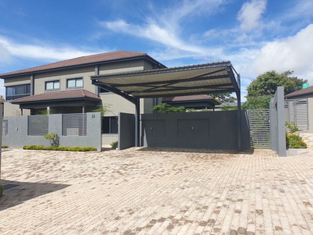 House to rent in Roma, Zambia - 3ZA1598620