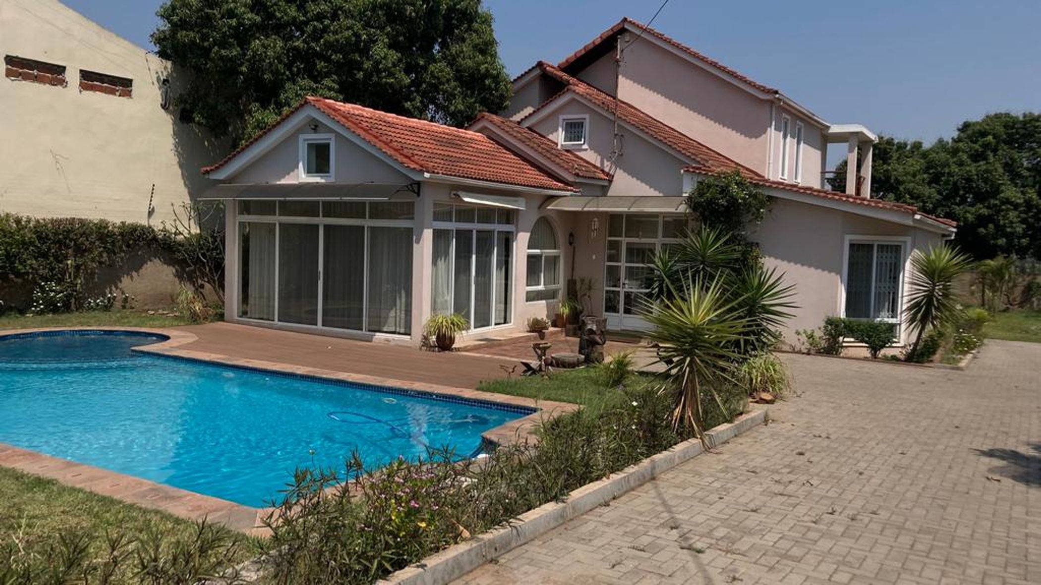 House for sale in Matola, Mozambique - 3MQ1599077