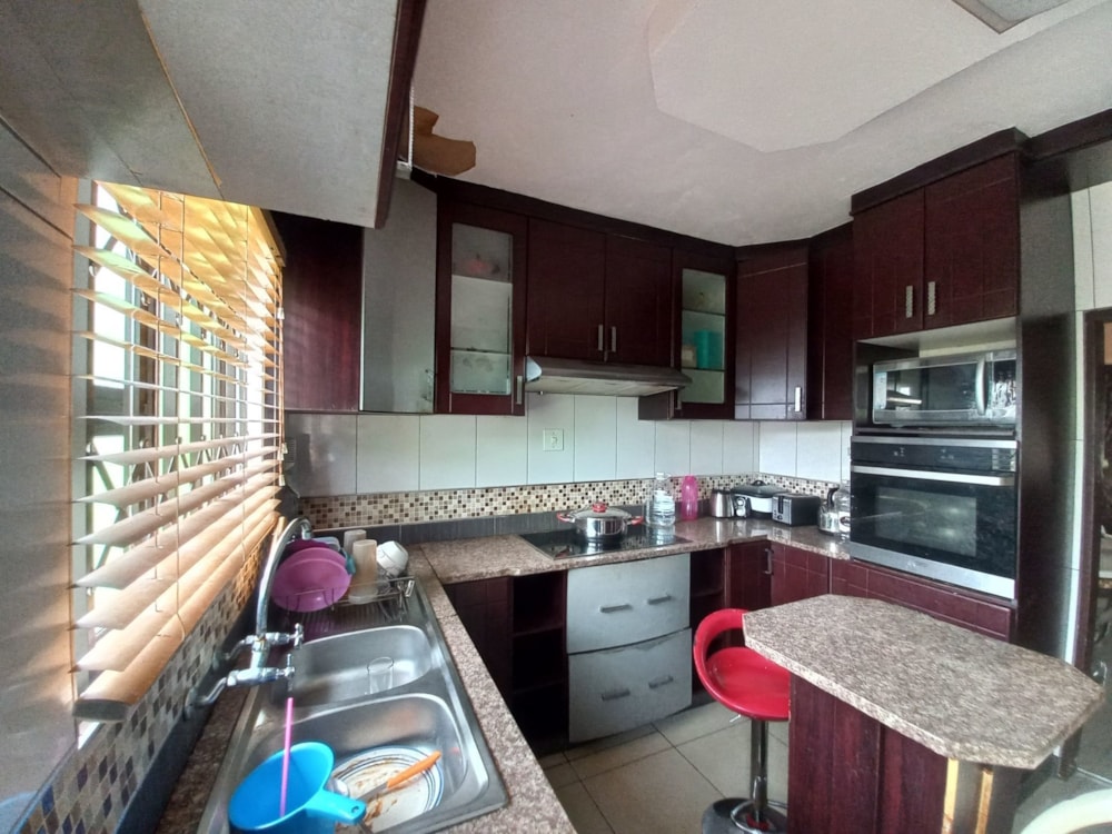 House let in Esikhawini - 1RY1705693 House let in Esikhawini - 1RY1705693