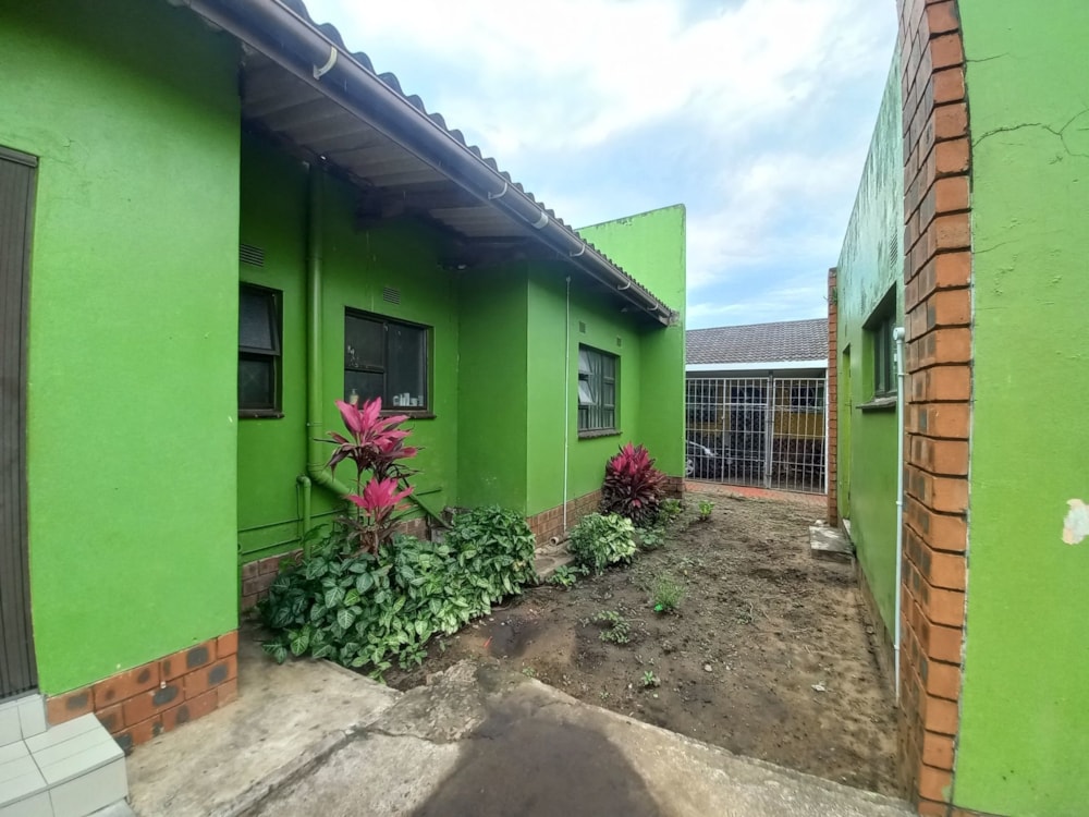 House let in Esikhawini - 1RY1705693 House let in Esikhawini - 1RY1705693