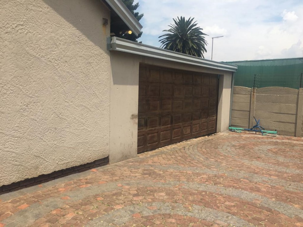 House let in Modder East - 1SP1699592