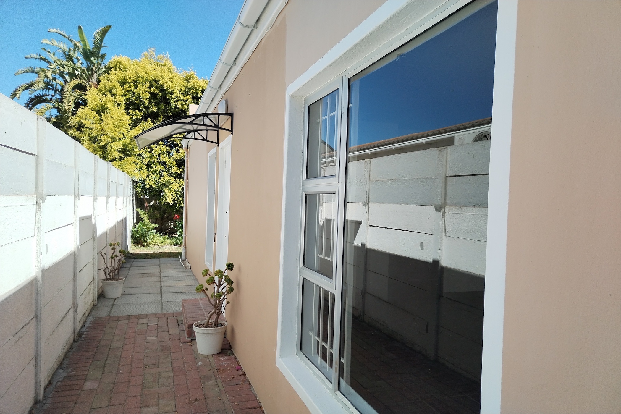 Garden cottage to rent in Blouberg Sands - 1TV1711387