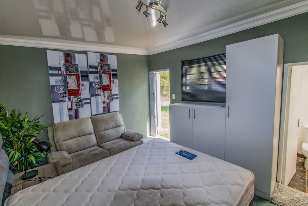 Mixed use farm for sale in Broederstroom - 1HR1600102