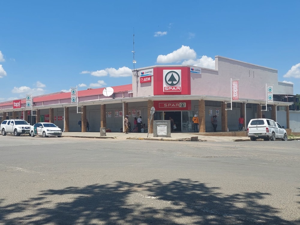 Commercial retail property for sale in Senekal - 1BTH1600513 Commercial retail property for sale in Senekal - 1BTH1600513