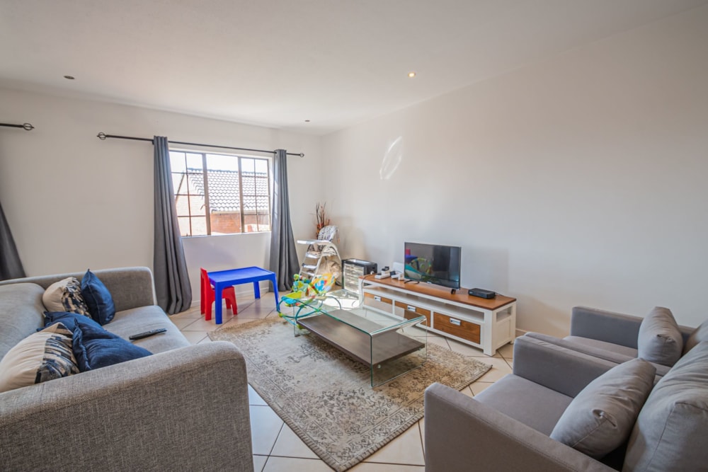 Double-storey house to rent in Mooikloof Ridge - PTL1720490 Double-storey house to rent in Mooikloof Ridge - PTL1720490